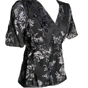 TORRID‎ Peplum Velvet Burnout Surplice Short Sleeve Top NWT
